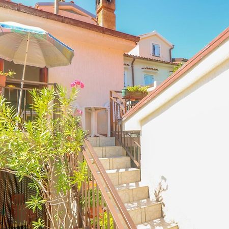 Apartment Marulic In Old Town Башка Экстерьер фото