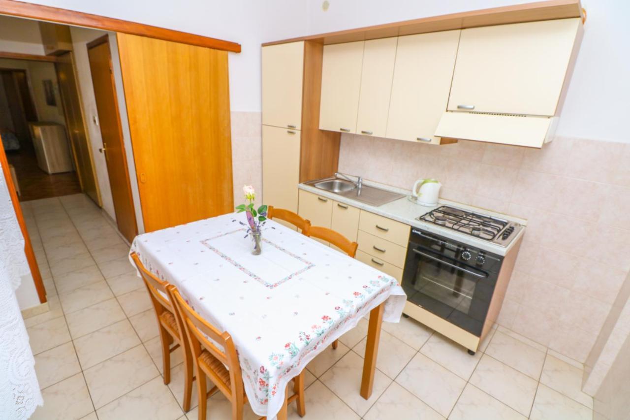 Apartment Marulic In Old Town Башка Экстерьер фото