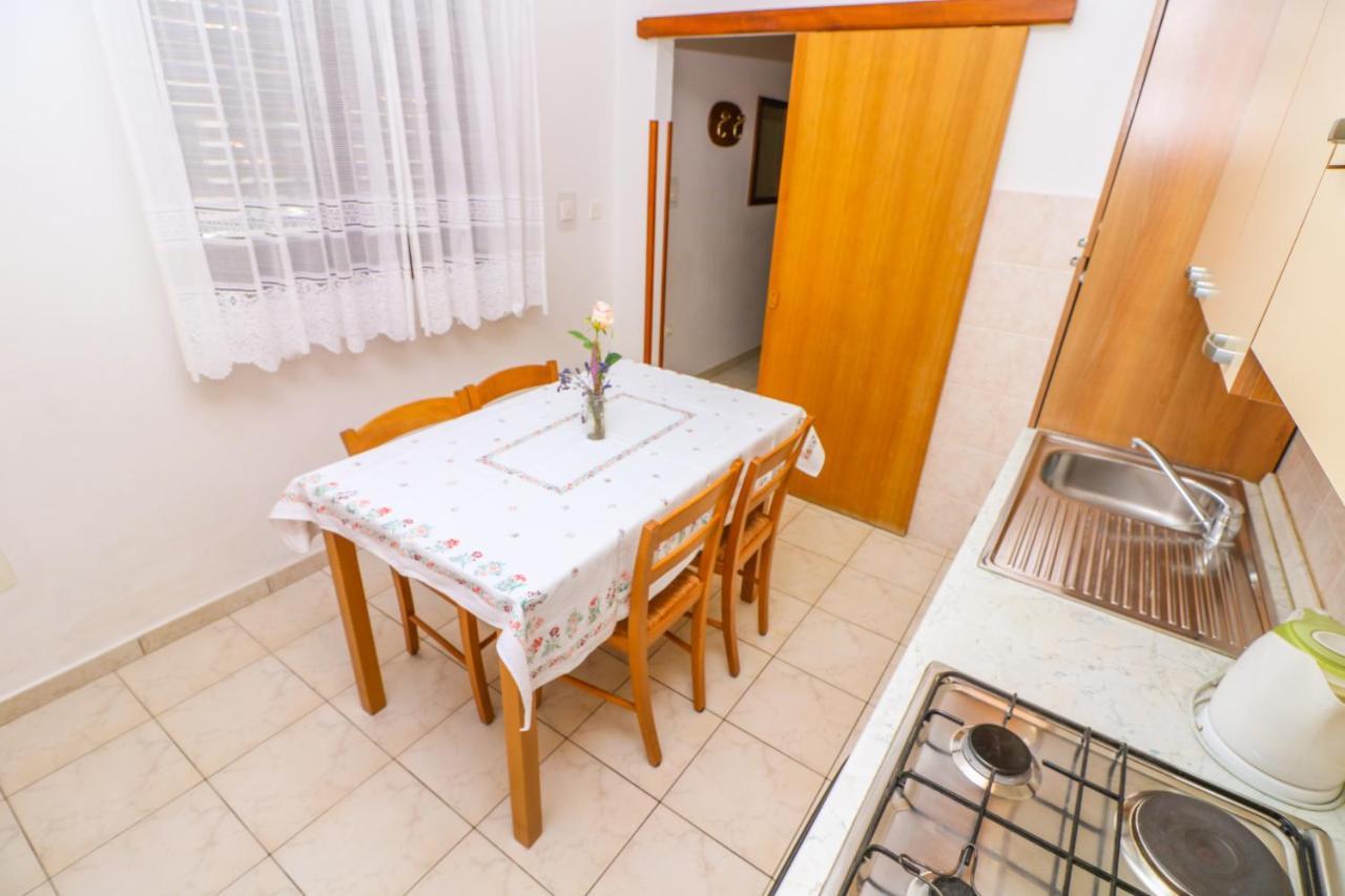 Apartment Marulic In Old Town Башка Экстерьер фото