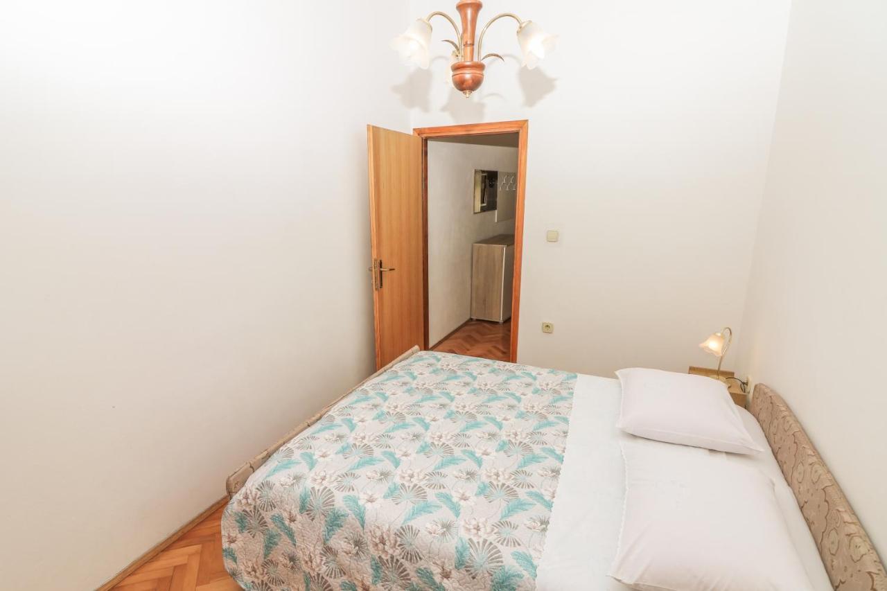 Apartment Marulic In Old Town Башка Экстерьер фото
